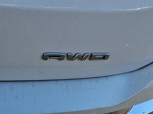 Used 2022 GMC Terrain SLT w/ Infotainment Package II image 34