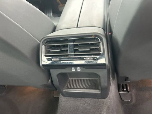 Used 2025 BMW 530i RWD image 28