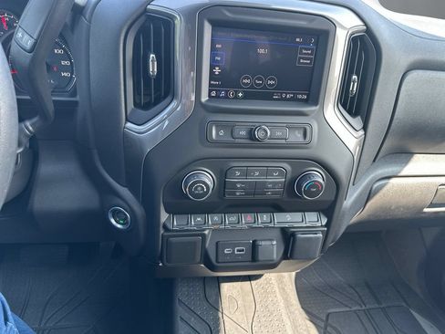 Used 2025 Chevrolet Silverado 1500 Custom Trail Boss w/ LPO, Dark Essentials Package AWD/4WD image 19