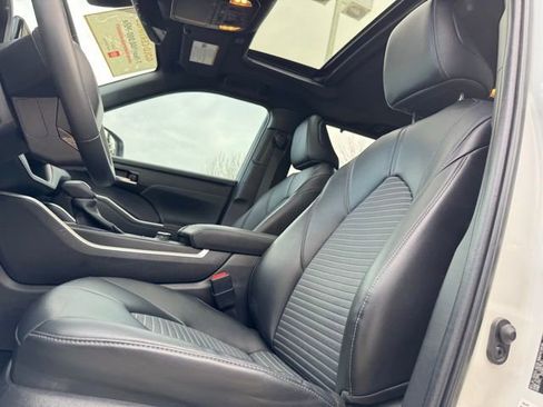 Certified 2023 Toyota Highlander XSE image 9