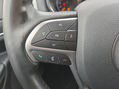 Used 2020 Jeep Grand Cherokee Limited image 14