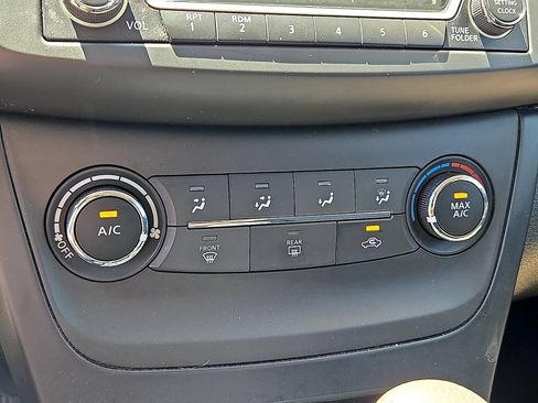 Used 2018 Nissan Sentra S w/ S Midnight Style Package FWD image 17
