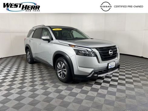 Certified 2025 Nissan Pathfinder SL AWD/4WD image 1
