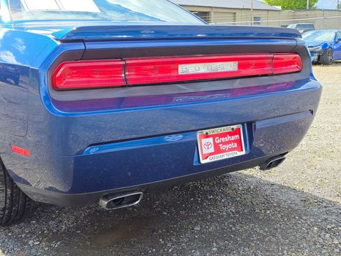 Used 2010 Dodge Challenger R/T RWD image 12