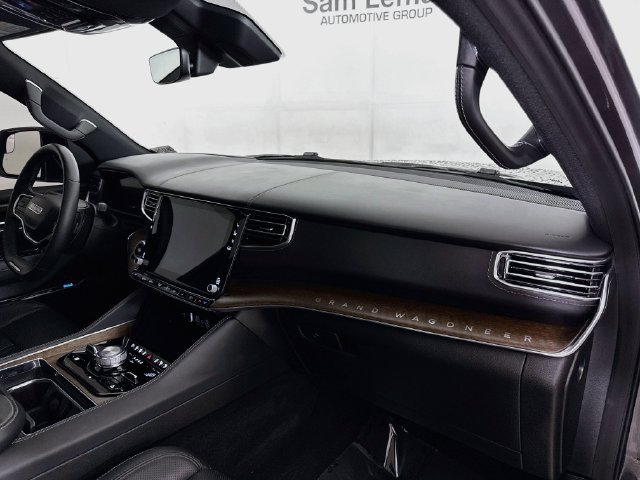 Used 2023 Jeep Grand Wagoneer L 4WD image 30