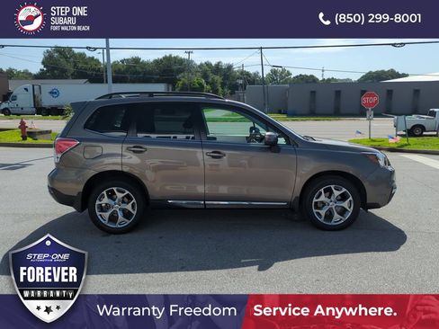 Used 2017 Subaru Forester 2.5i Touring AWD/4WD image 8