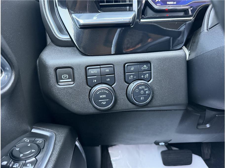 Used 2024 Chevrolet Silverado 2500 LTZ AWD/4WD image 27
