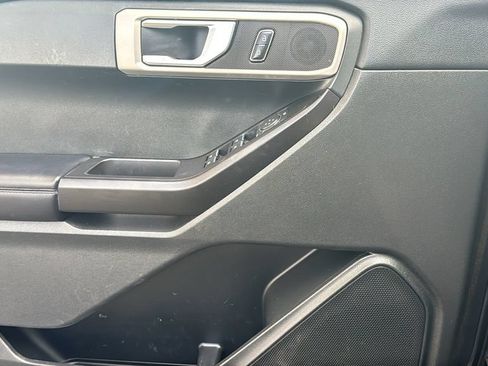 Certified 2021 Ford Explorer 2WD image 18