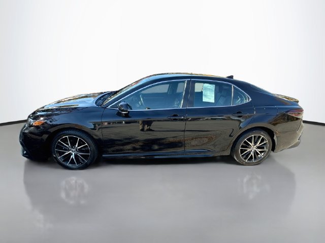 Used 2023 Toyota Camry SE FWD image 4