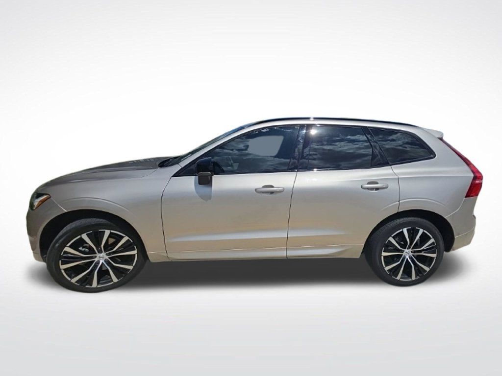 Used 2025 Volvo XC60 B5 Plus w/ Protection Package AWD/4WD image 5
