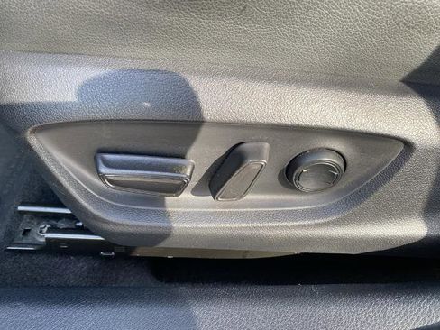 Used 2021 Toyota Camry SE image 14