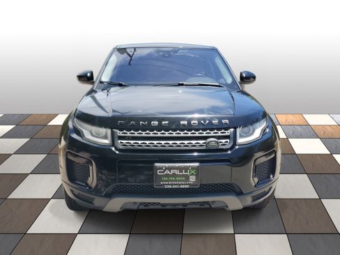 Used 2019 Land Rover Range Rover Evoque SE image 2