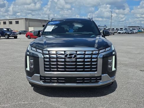 Used 2025 Hyundai Palisade Calligraphy FWD image 3
