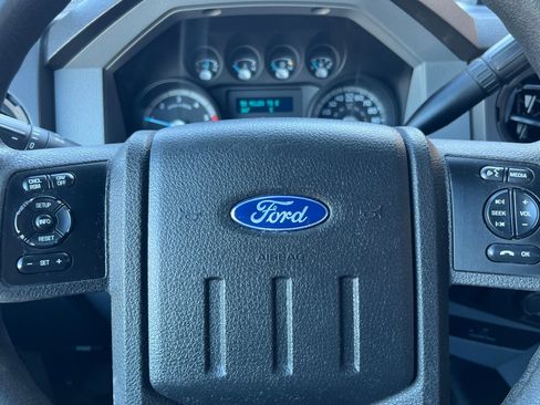Used 2016 Ford F550 2WD Regular Cab Super Duty image 19