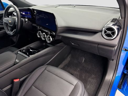 Used 2025 Chevrolet Blazer EV LT AWD/4WD image 16