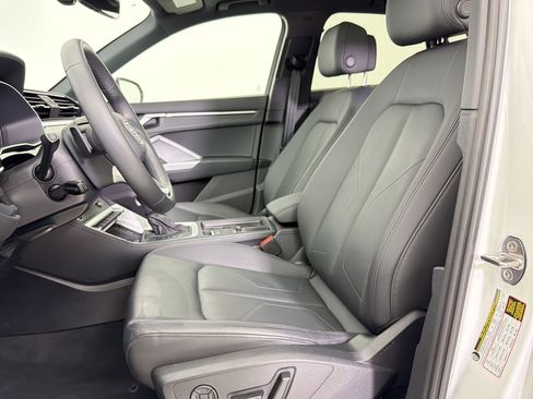 Certified 2025 Audi Q3 2.0T Premium w/ Convenience Package image 5