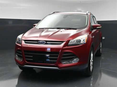Used 2016 Ford Escape Titanium w/ Equipment Group 301A AWD/4WD image 2