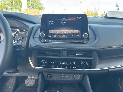 Certified 2025 Nissan Rogue SV image 16