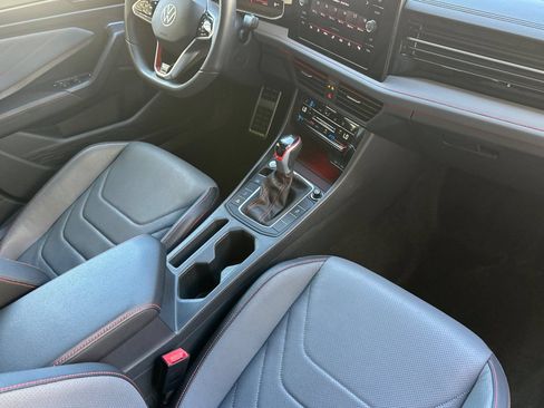 Used 2025 Volkswagen Jetta GLI Autobahn FWD image 15