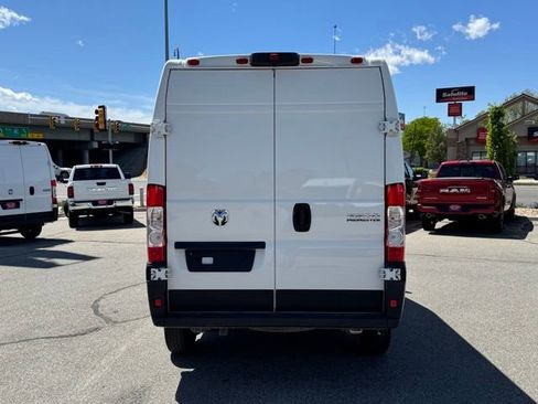 Used 2025 RAM ProMaster 2500 w/ Convenience Group FWD image 8