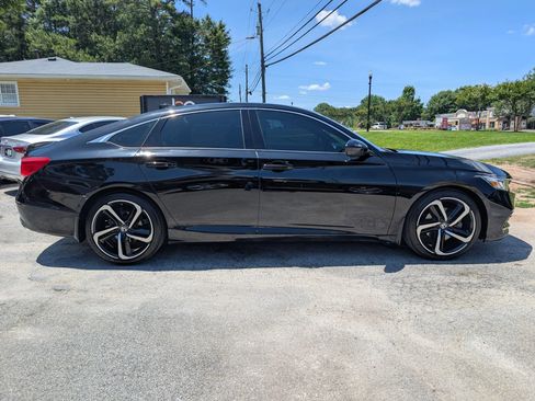 Used 2018 Honda Accord Sport image 5
