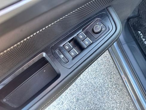 Certified 2025 Volkswagen Atlas Cross Sport SE image 12