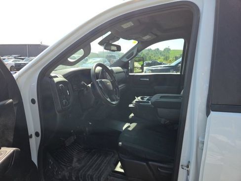 Used 2024 Chevrolet Silverado 3500 W/T AWD/4WD image 5
