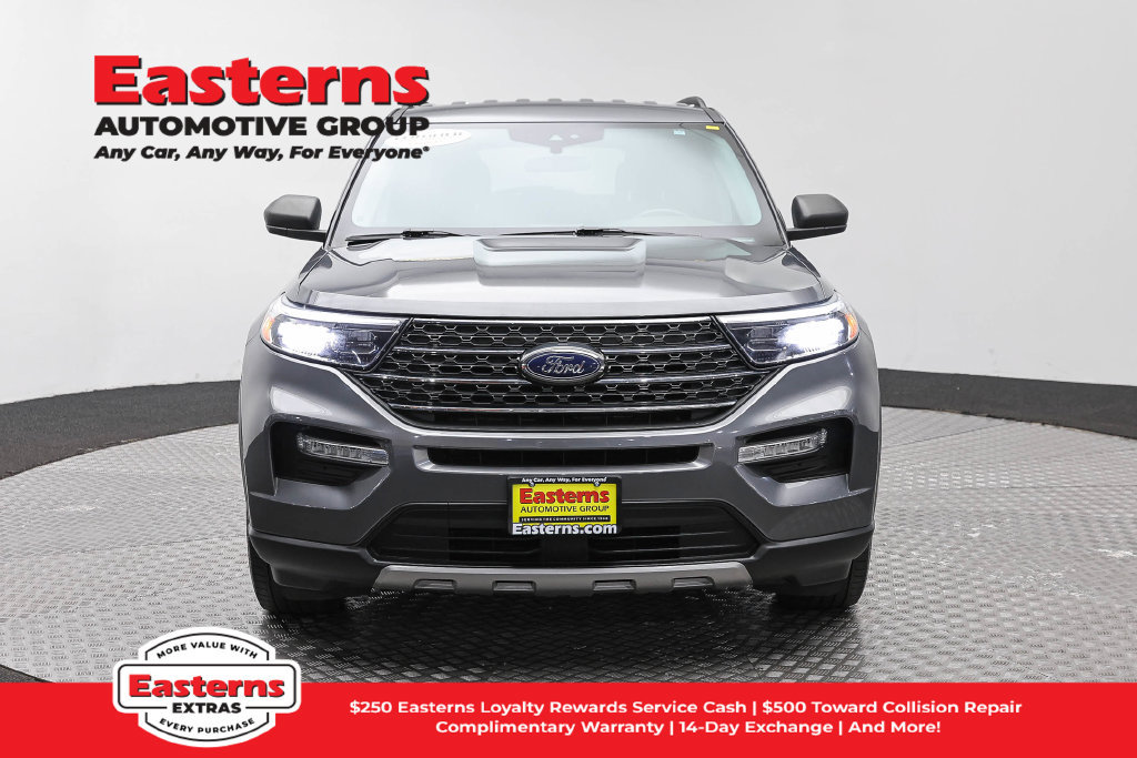 Used 2023 Ford Explorer XLT w/ Equipment Group 202A AWD/4WD image 3