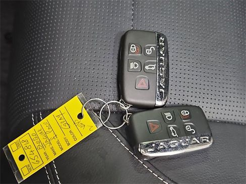 Used 2020 Jaguar F-PACE R-Sport image 50