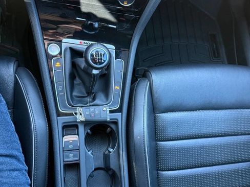 Used 2019 Volkswagen Golf R 4-Door image 17