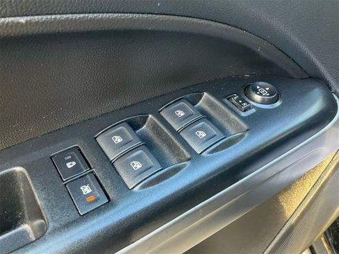 Used 2022 Chevrolet Colorado LT w/ LT Convenience Package image 33