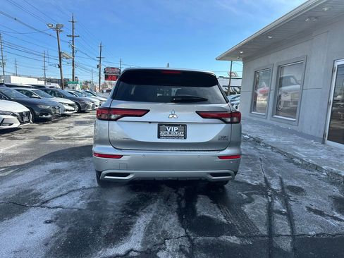 Used 2022 Mitsubishi Outlander SE image 6