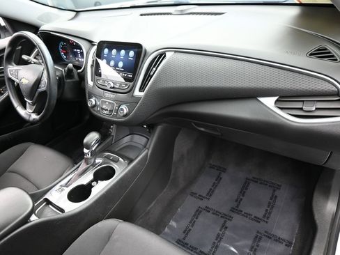 Used 2023 Chevrolet Malibu RS image 38