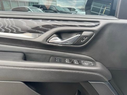 Used 2023 GMC Yukon XL Denali image 11
