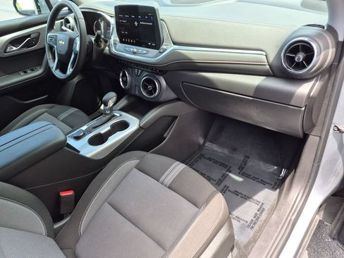 Used 2025 Chevrolet Blazer LT FWD image 31