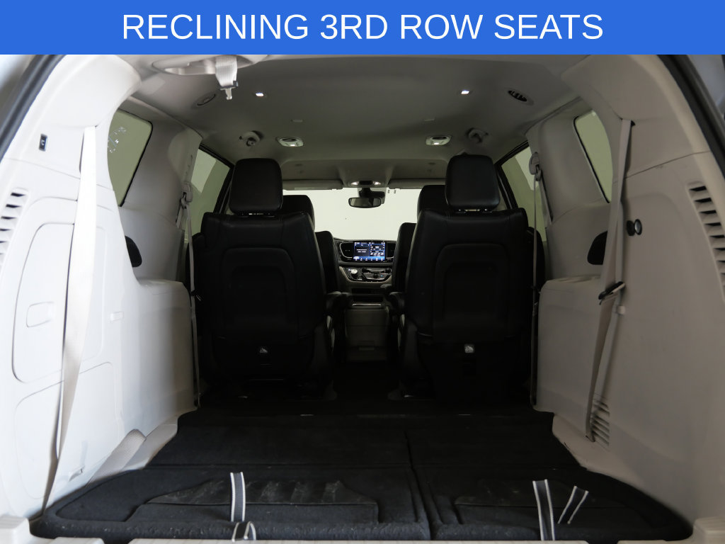 Used 2023 Chrysler Pacifica Touring-L FWD image 29