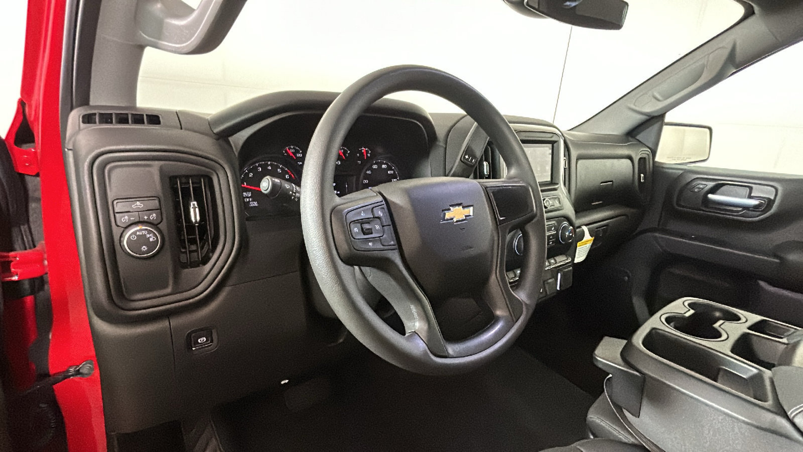 Used 2026 Chevrolet Silverado 1500 Custom w/ Turbomax Blackout Package RWD image 17