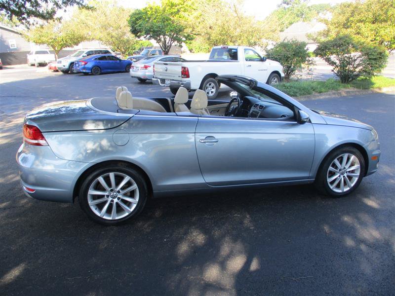 Used 2013 Volkswagen Eos Komfort FWD image 8