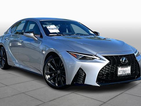 Certified 2025 Lexus IS 300 F Sport image 2