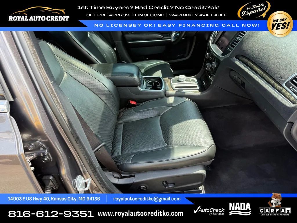 Used 2017 Chrysler 300 C w/ Safetytec Plus Group AWD/4WD image 6