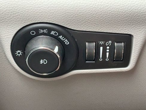 Used 2022 Jeep Compass Latitude w/ Convenience Group AWD/4WD image 30