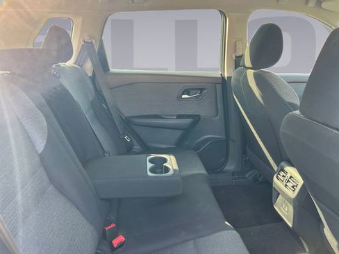 Used 2023 Nissan Rogue SV image 18