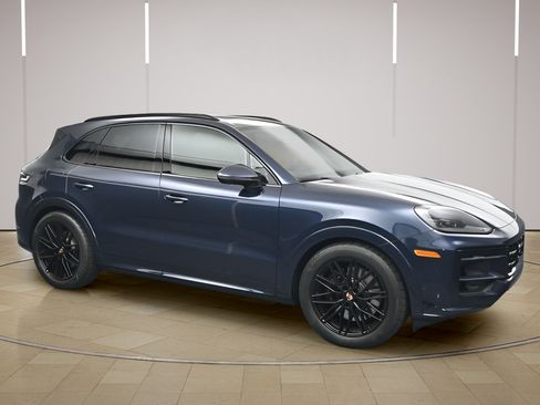 Certified 2026 Porsche Cayenne GTS AWD/4WD image 27