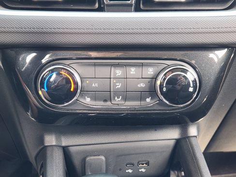 Used 2025 Chevrolet TrailBlazer LT w/ LT Cold Weather Package FWD image 20