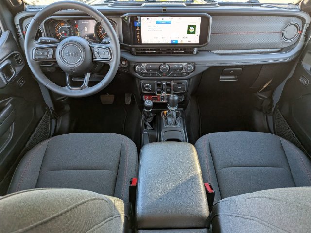 Certified 2026 Jeep Wrangler Unlimited Rubicon AWD/4WD image 18