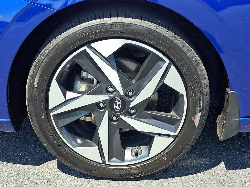 Used 2023 Hyundai Elantra SEL w/ Convenience Package FWD image 8