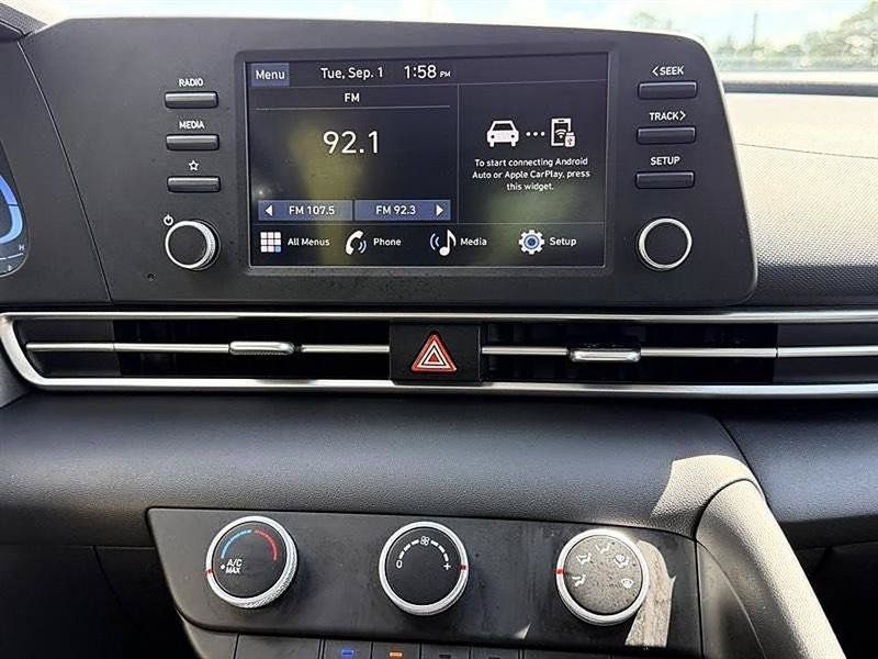 Used 2026 Hyundai Elantra SE FWD image 27