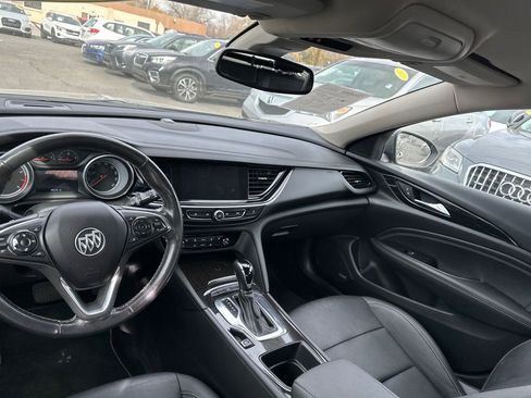 Used 2018 Buick Regal Essence w/ Driver Confidence Package #1 image 21