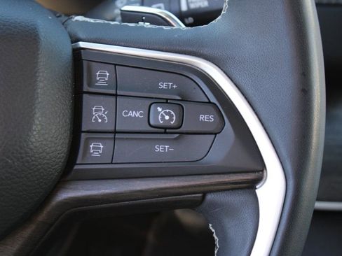 Used 2022 Jeep Grand Cherokee Limited 4xe w/ Luxury Tech Group II image 16