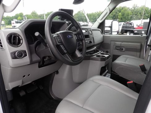 Used 2024 Ford E-350 and Econoline 350 Super Duty w/ Driver's Safety Package RWD image 17
